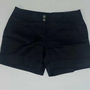 NWT White House Black Market black cuffed Classic Preppy Signature Shorts size 6